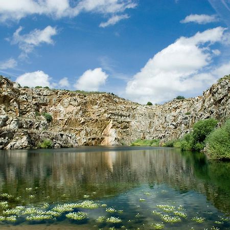 Hotel 4 Estrellas Conventual De Alcantara Екстериор снимка
