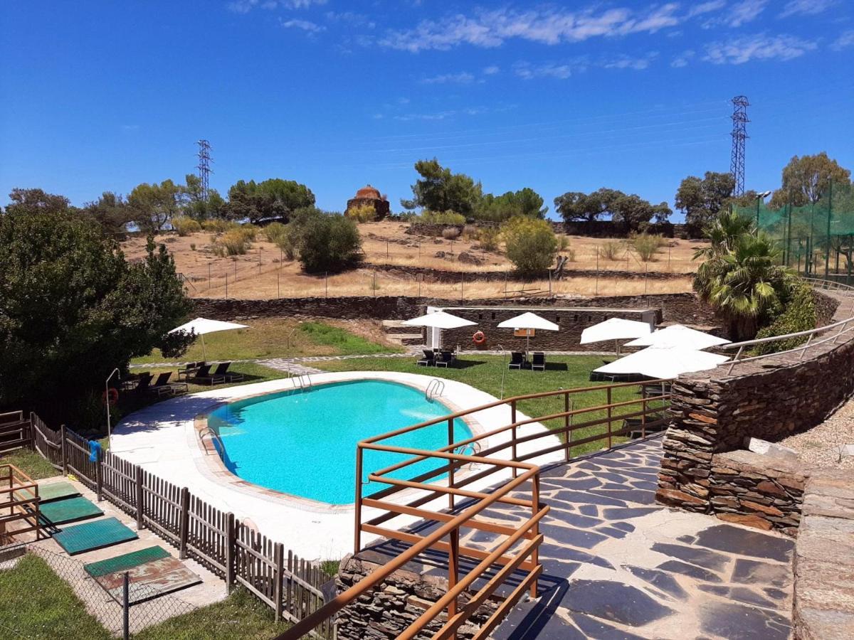 Hotel 4 Estrellas Conventual De Alcantara Екстериор снимка