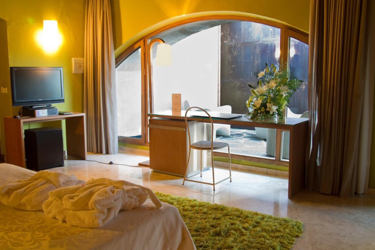 Hotel 4 Estrellas Conventual De Alcantara Екстериор снимка
