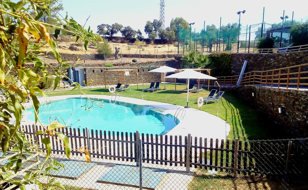 Hotel 4 Estrellas Conventual De Alcantara Екстериор снимка
