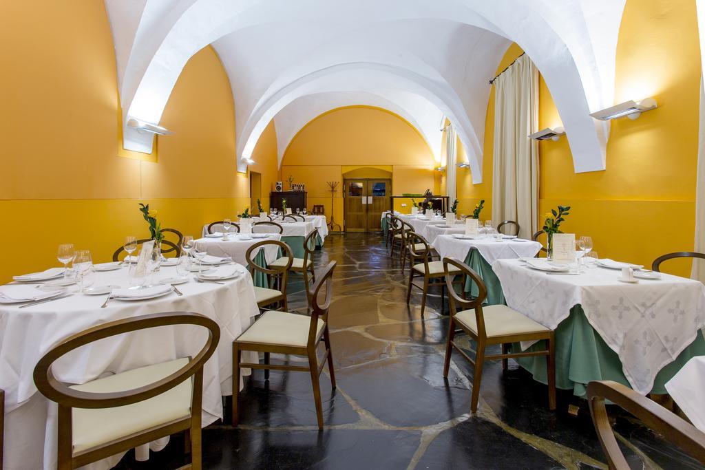 Hotel 4 Estrellas Conventual De Alcantara Екстериор снимка